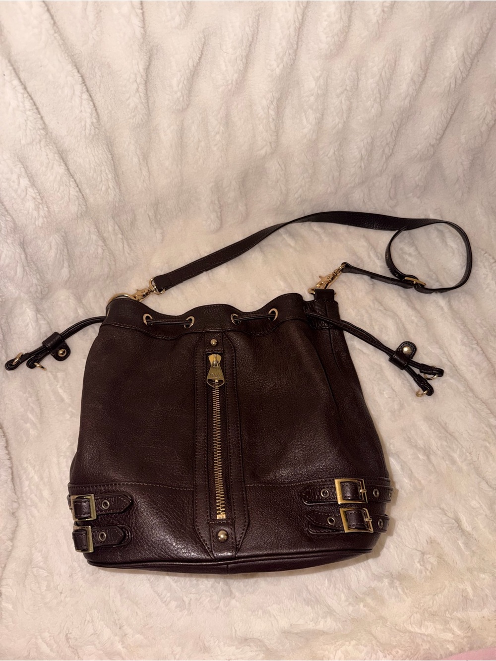 Dolce Vita Collection Brown Pebbled Bucket Shoulder Bag Drawstring Zip Gold